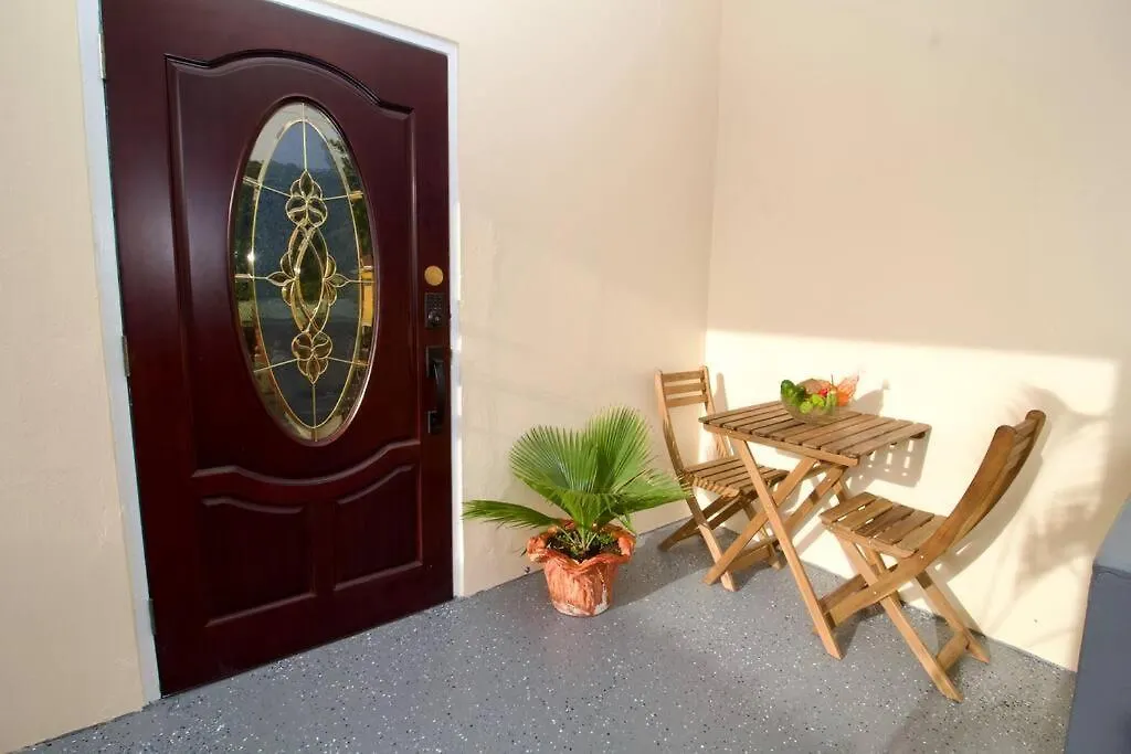 Taylor'S Retreat - 5Min To Sandals Resort & Beach Buccament Ferienhaus
